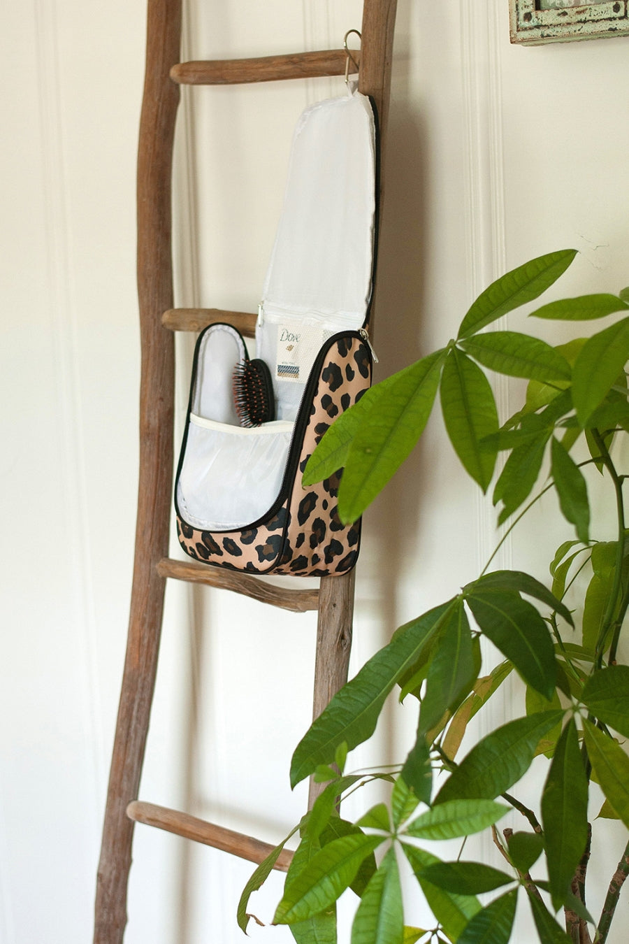 Wild Side Hanging Travel Case