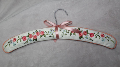 Dainty Hangers 2 DESIGN SET