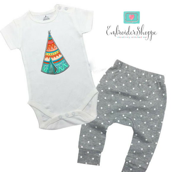 Flirty Teepee Applique