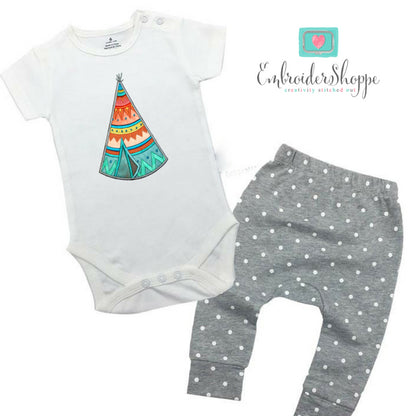 Flirty Teepee Applique